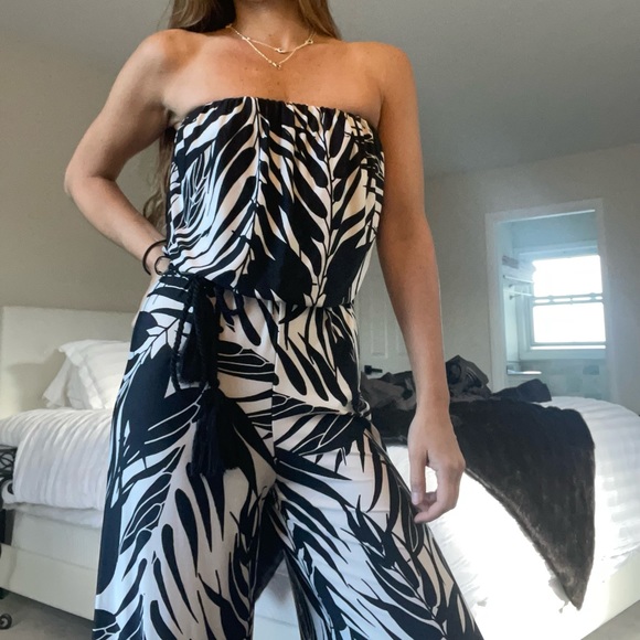 Women’s Black and White Jumpsuit - Picture 3 of 8